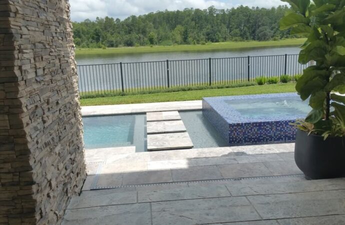 Spray Deck-SoFlo Pool Decks and Pavers of Wellington