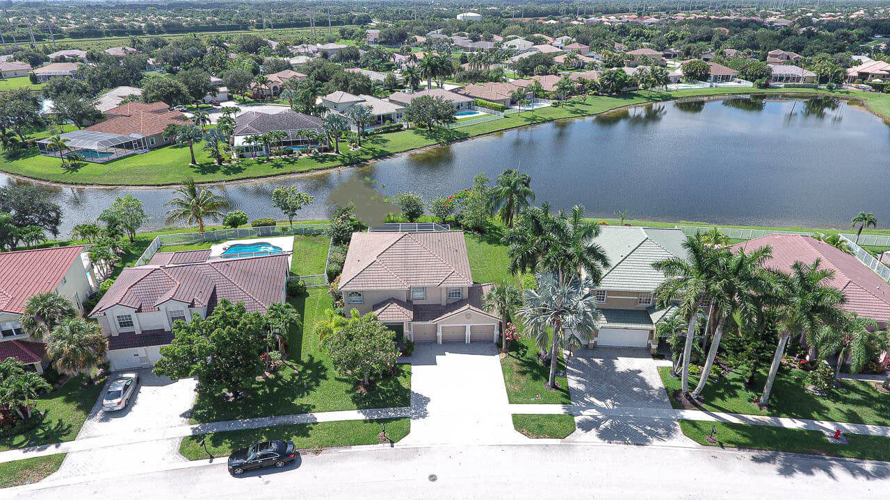 Pool Deck Resurfacing for Grand Isles HOA Residents